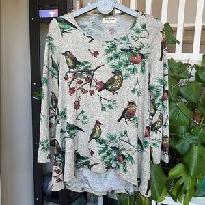 LaVieLente 🌿 Bird Patterned Top with Green and Red Accents